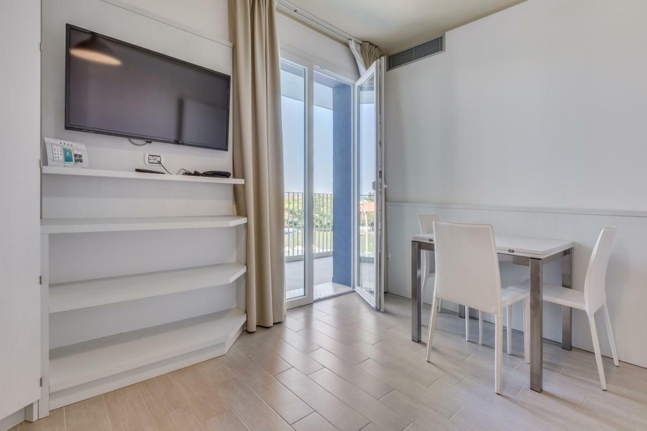 Apartaments Suites Ambassador Caorle Exterior photo